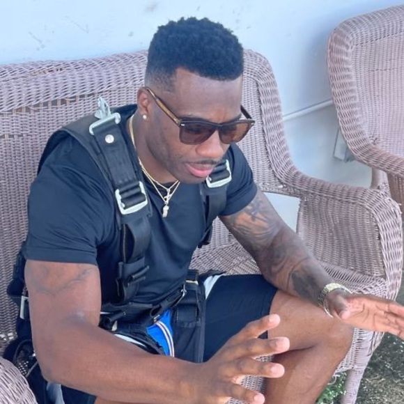 Profile Picture of Andrew Swasey (@andrewswasey) on Poshmark