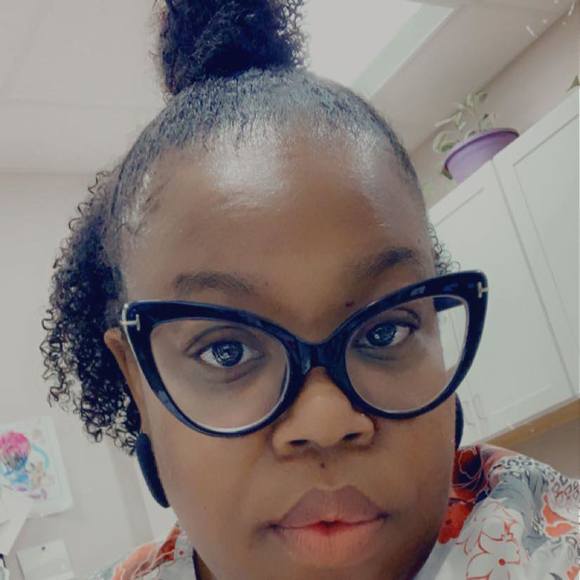 Profile Picture of Aleshia Robinson plummer (@aplummer4) on Poshmark