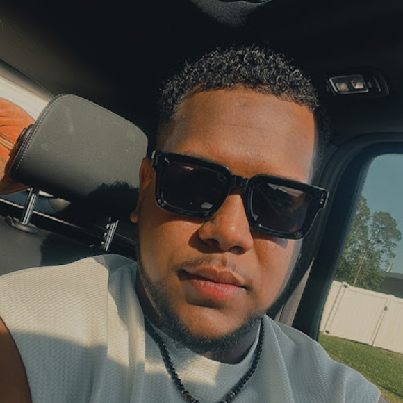 Profile Picture of Felix Pena (@fpena0228) on Poshmark