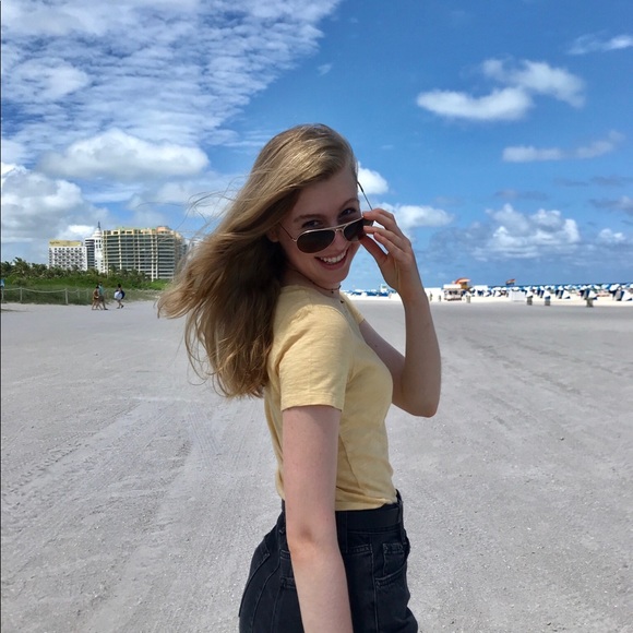 Profile Picture of Julia Kimball (@jkimball18) on Poshmark