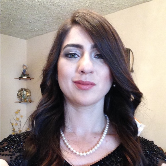 Profile Picture of Karine Lurvey (@kblurvey) on Poshmark