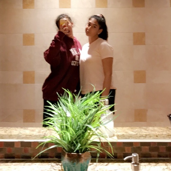 Profile Picture of Isabel Rodriguez (@isabelrod88) on Poshmark