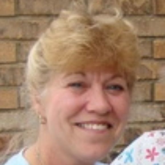 Profile Picture of Pat Desherlia (@pat251959) on Poshmark