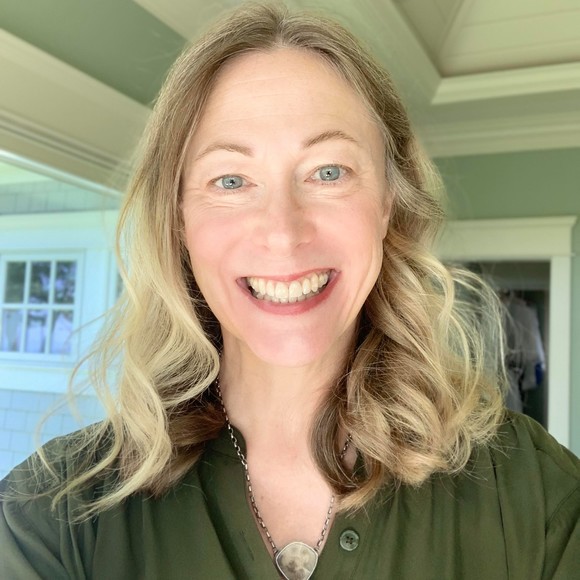 Profile Picture of Caroline Szymeczek (@cszymeczek) on Poshmark