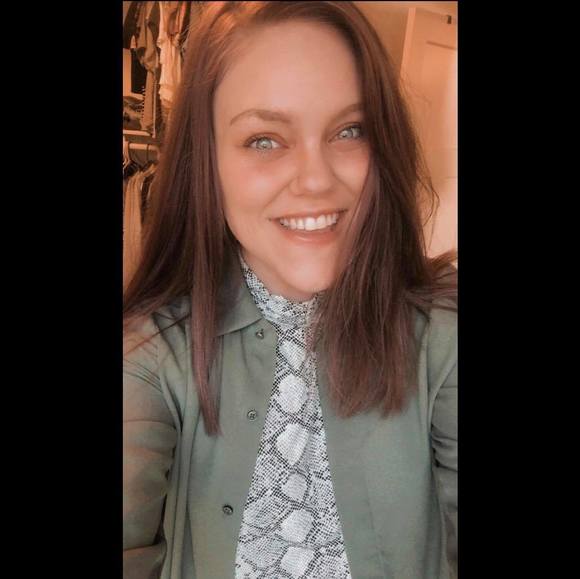 Profile Picture of Kayla Leeser (@kaylalrocks) on Poshmark