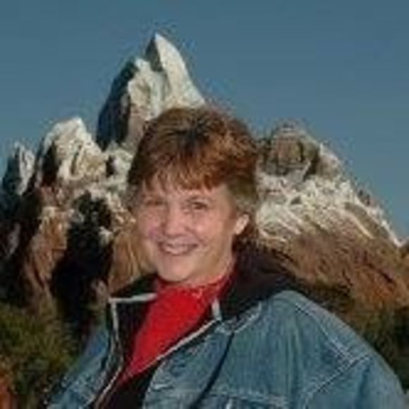 Profile Picture of Nancy Breems (@nancybreems) on Poshmark