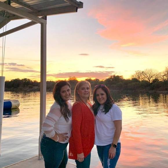 Profile Picture of Edith Chackerbutty (@echackerbutty) on Poshmark