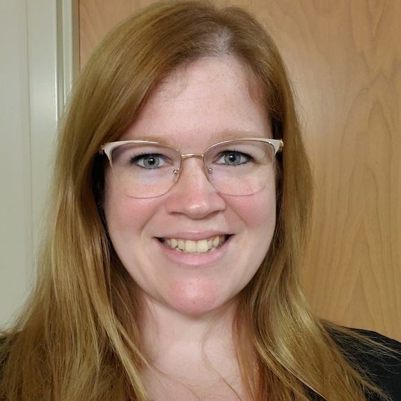 Profile Picture of Ashlee Dekker (@arosed314) on Poshmark