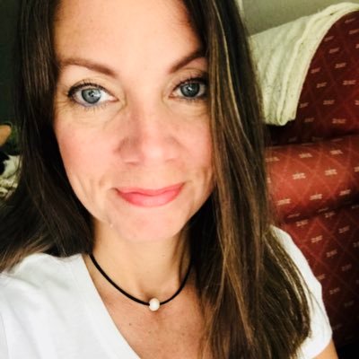Profile Picture of Shelley Peterson (@doodlingdaisez) on Twitter