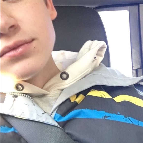Profile Picture of Nathan Humphrey (@nathanhumphrey) on Poshmark