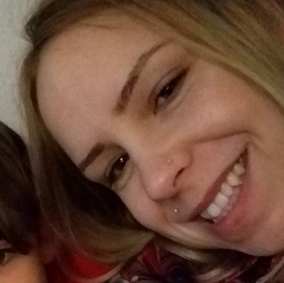 Jessica Bryon - Poshmark Profile Picture of Jessica Bryon (@jezzicazarrah) on Poshmark