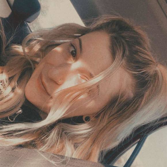 Profile Picture of Cheyenne Farrance (@chey_farrance) on Poshmark