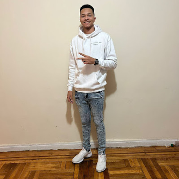 Profile Picture of David jose Vasquez ozuna (@davidbake99) on Poshmark