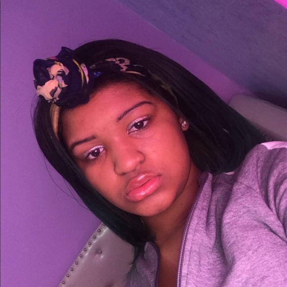 Profile Picture of Janai Boyce (@jajaboyces) on Poshmark