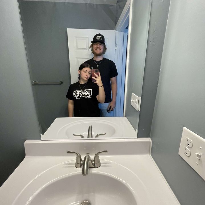 Profile Picture of 🪶Robert 🦆 (@she.luvs_robert) on Tiktok