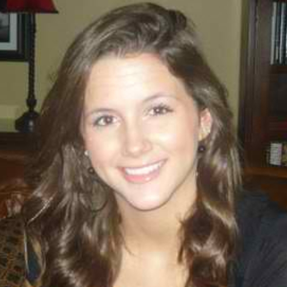 Profile Picture of Lindsay Baumhover (@lindsaybrianna) on Poshmark