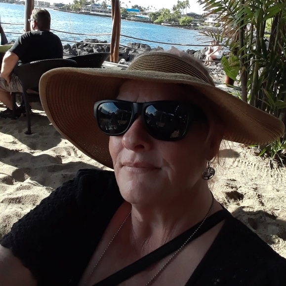 Profile Picture of Lele Mckeever-curtis (@lelemckeever23) on Poshmark