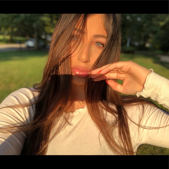 Profile Picture of Lana Varshavsky (@lanavar) on Poshmark