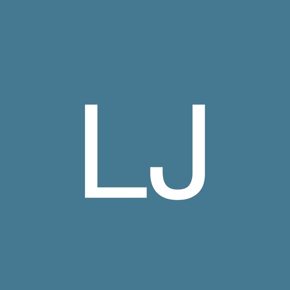 Profile Picture of Leah Jalving (@ljalving) on Poshmark
