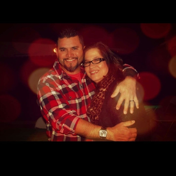 Profile Picture of Jesseanddanielle Cesena (@dcesena) on Poshmark