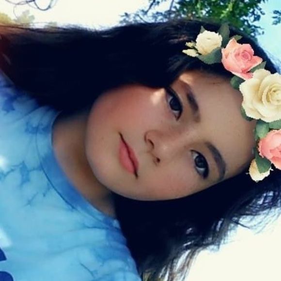 Profile Picture of Isabella Emens (@emensisabella) on Poshmark