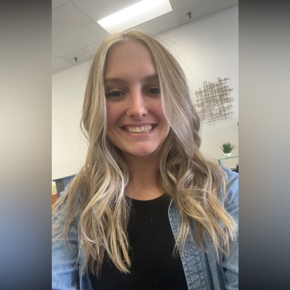 Profile Picture of Haley Spiotta (@hspiotta) on Poshmark