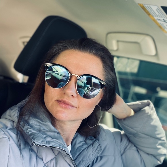 Profile Picture of Julia Galko (@jgalko) on Poshmark