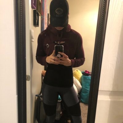 Profile Picture of Amanda Stanford (@Liftlikeachick) on Twitter