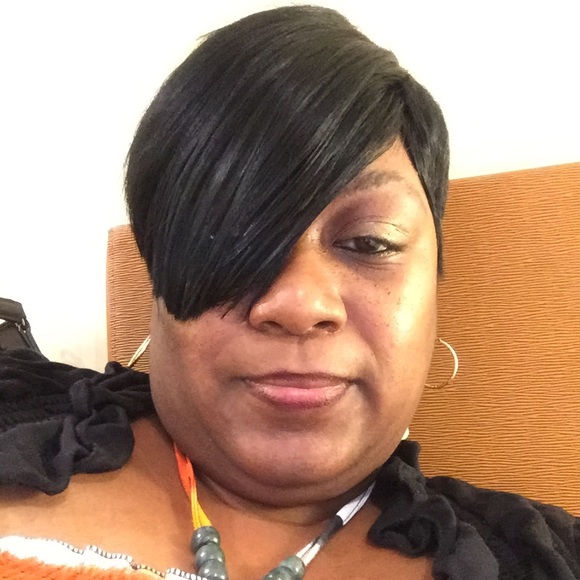 Profile Picture of Towana Johnson (@tjohns09) on Poshmark