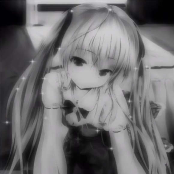 Profile Picture of Andrea Anzures (@bunniesss2000) on Poshmark