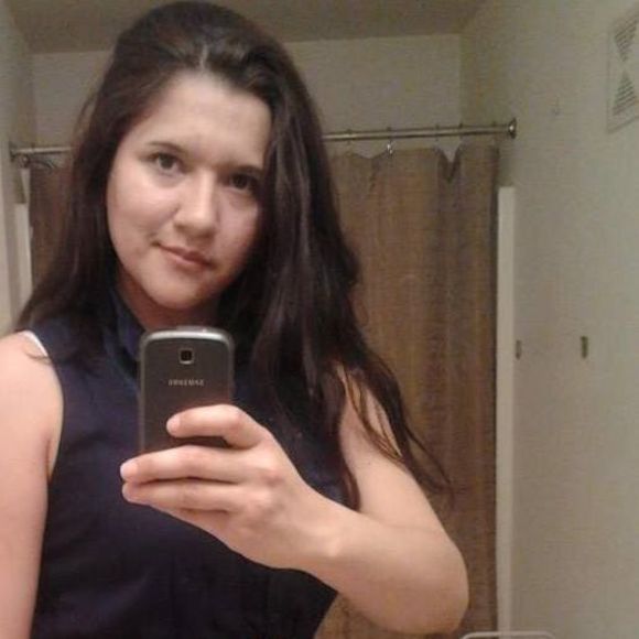 Profile Picture of Azucena Smeltzer (@azucena_017) on Poshmark