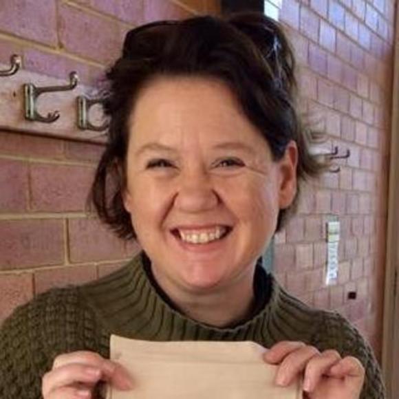 Profile Picture of Cheza Chez (@c_ribbons) on Poshmark