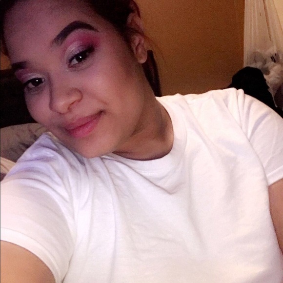 Profile Picture of Joahnaliz Baez (@joahnna_b) on Poshmark
