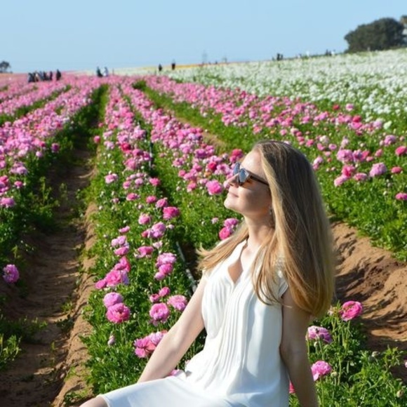 Profile Picture of Irina Vasilyeva (@irinavasilyeva) on Poshmark