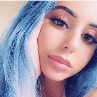 Profile Picture of Nadia (@NadiaSilver) on Twitter