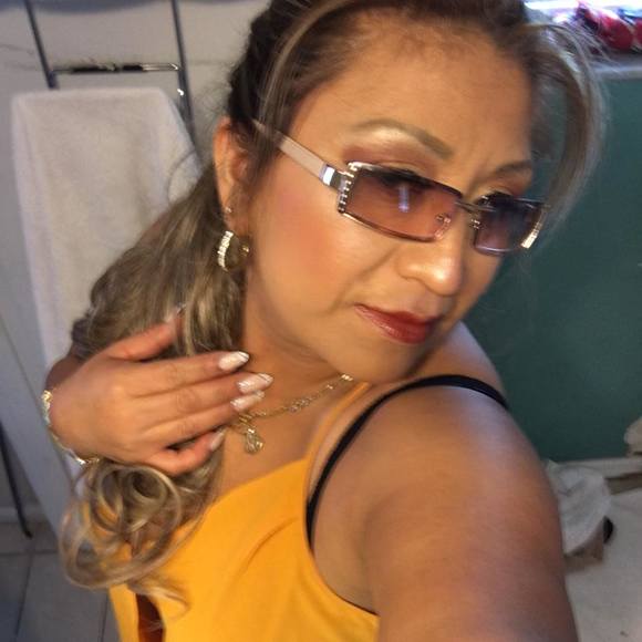 Profile Picture of Joenna Marroquin (@941548889) on Poshmark