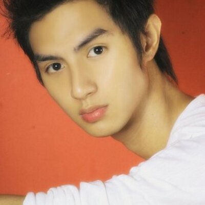 Profile Picture of John Mav Bernardo (@@MavHarnois) on Twitter