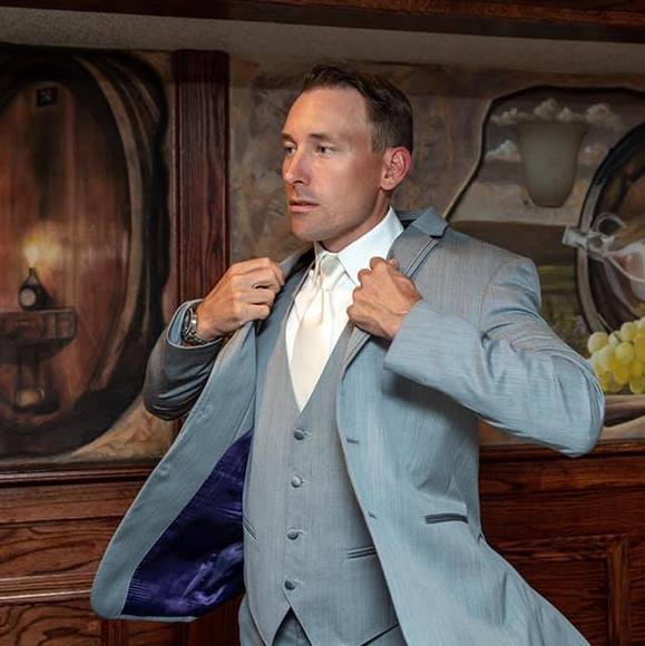 Adam Neiderhiser - Poshmark Profile Picture of Adam Neiderhiser (@neiderhiser) on Poshmark