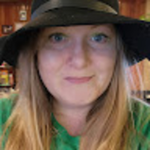 Profile Picture of Mandi Watson anderson (@smiles4miles531) on Poshmark