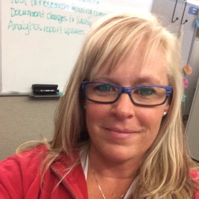 Profile Picture of Lynn Larsen (@mckymouse23) on Twitter