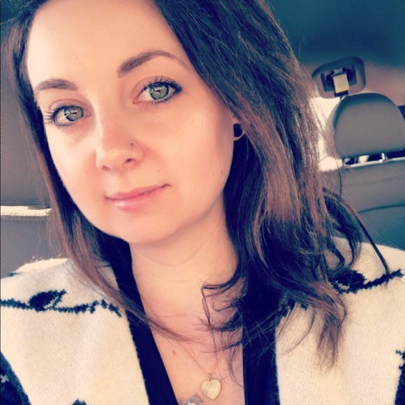 Jacquelyn Ringley - Poshmark Profile Picture of Jacquelyn Ringley (@jackieringley26) on Poshmark
