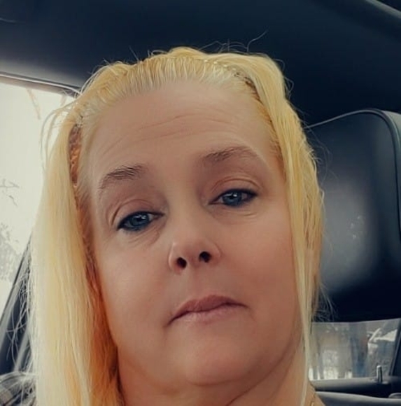 Profile Picture of Becky Wesinger (@bcharmed74) on Poshmark