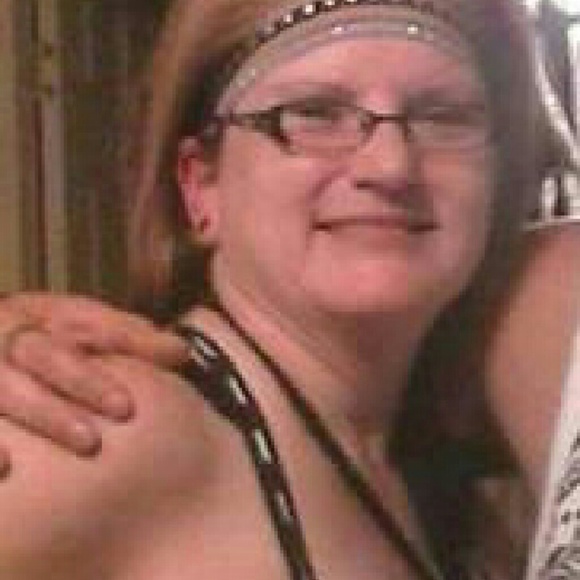Profile Picture of Bonnie Gregory (@bnngregory) on Poshmark