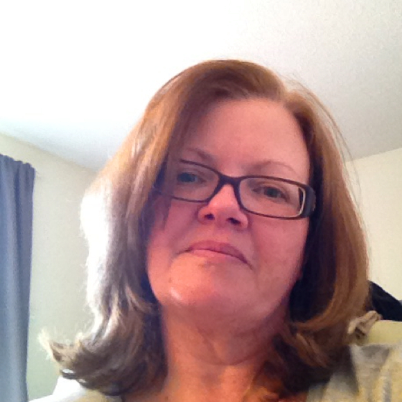 Profile Picture of Lisa Marr (@pingkin) on Poshmark