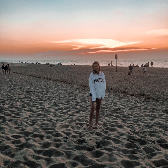 Profile Picture of Katelyn Phelps (@katelynphelpsxo) on Poshmark