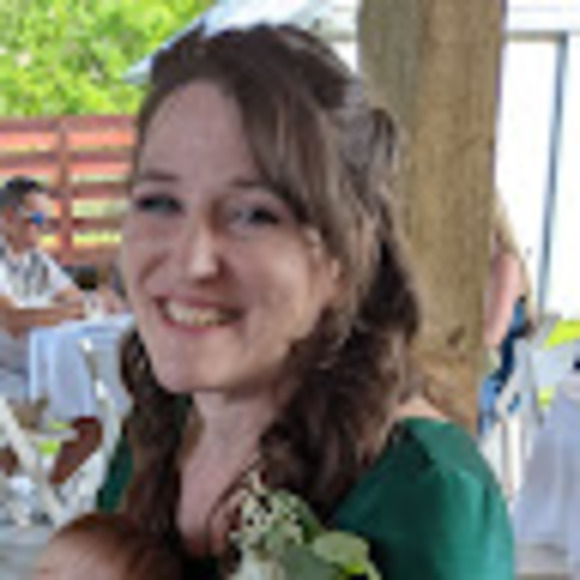 Profile Picture of Amy Moscatelli (@amymoscatelli) on Poshmark