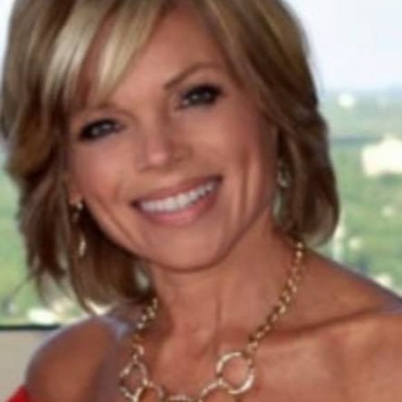 Profile Picture of Sherry Roark (@sherroark) on Poshmark