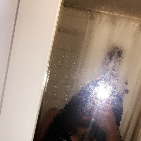 Profile Picture of Destiny Doench (@destinydoench) on Poshmark