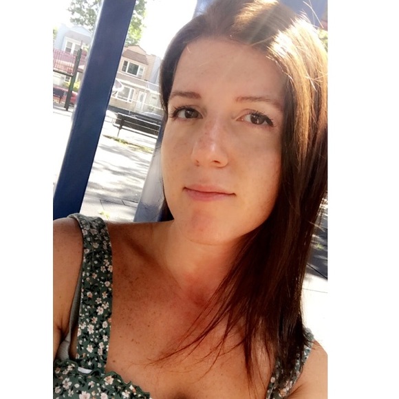 Profile Picture of Rosa Scalise (@rmjscalise) on Poshmark