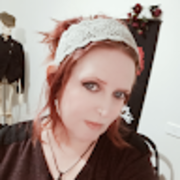 Profile Picture of Ivy Williams (@ivyaw79) on Poshmark